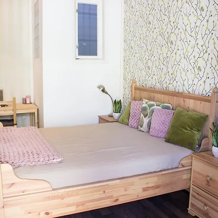 At Parliament Apartament *