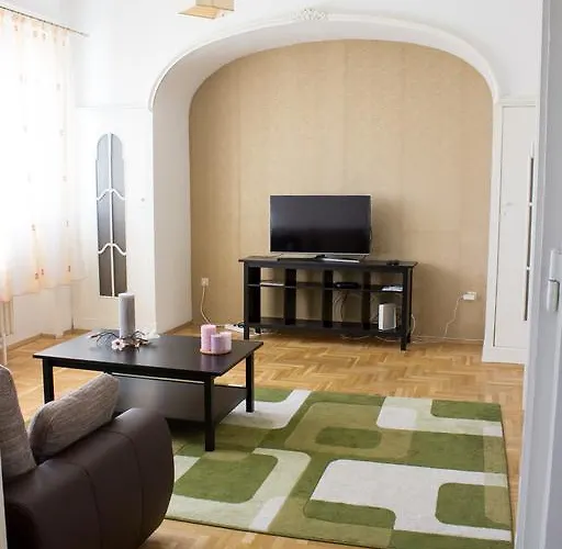 At Parliament Apartament *