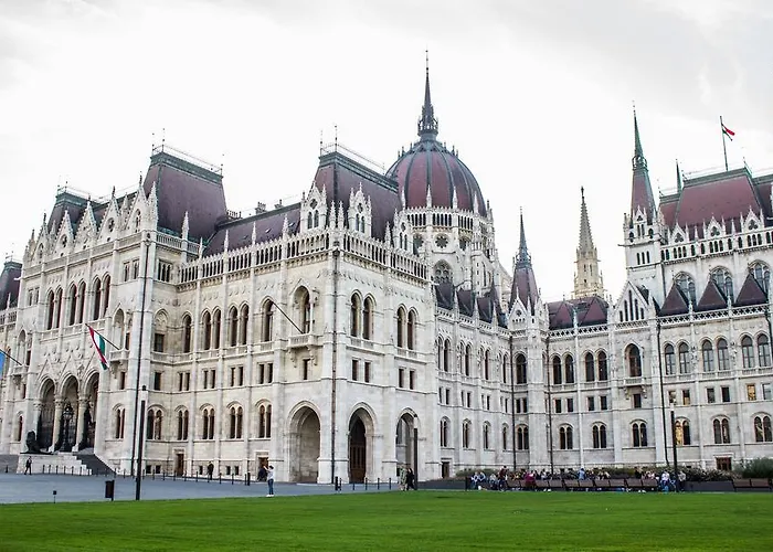 At Parliament * Budapesta