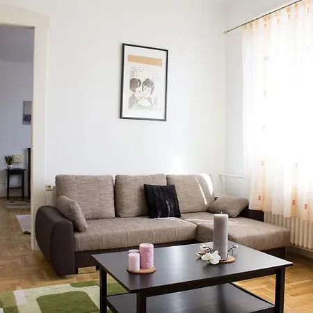 Apartament At Parliament